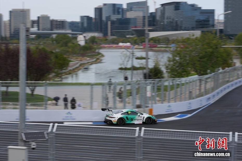 JVaxc, UoNqp JVaxc, UoNqp