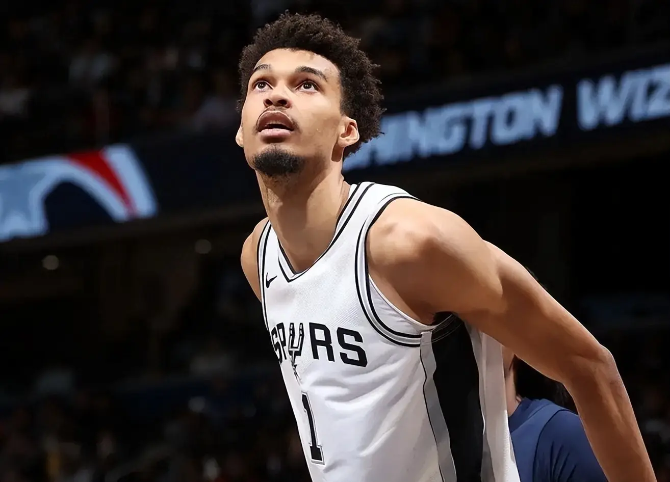 div, div, 打广州队 div, div, 打广州队